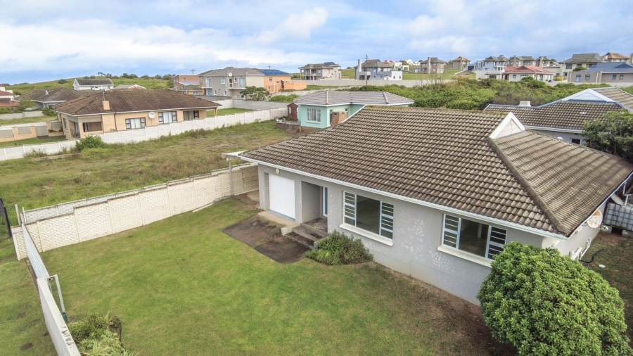 6 Bedroom Property for Sale in Kidds Beach Eastern Cape